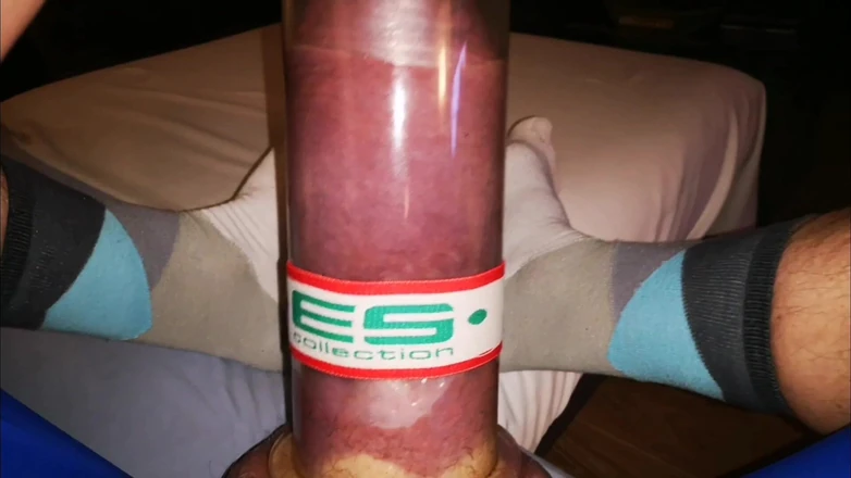 Monster_Meat_: Sudut pandangan dekat mengepam