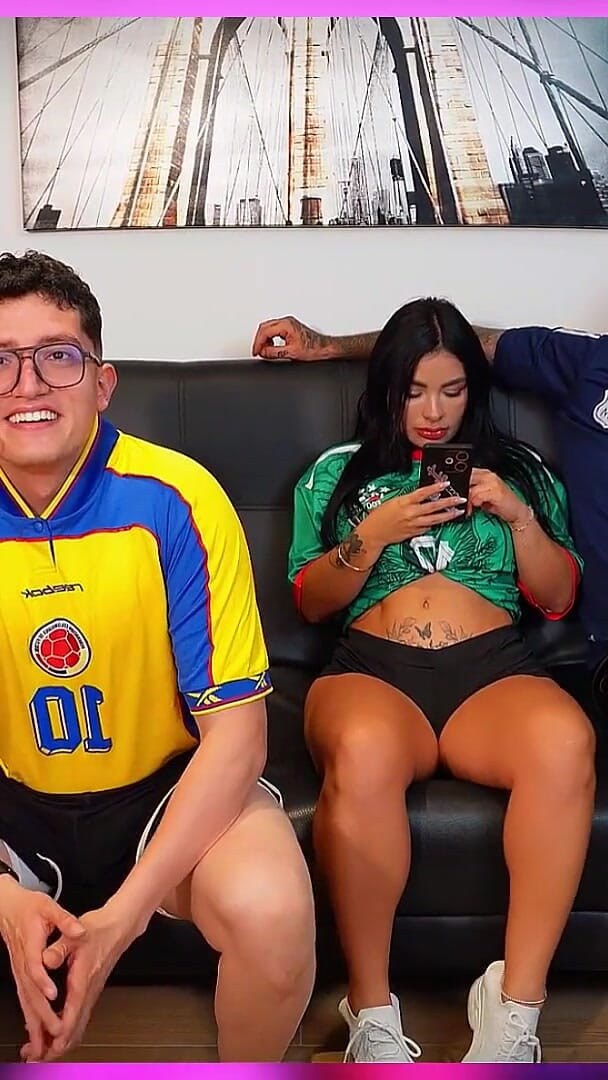Pipe Boy: Teman lelaki cuckold mengetahui kawannya telah melakukan hubungan seks dengan...