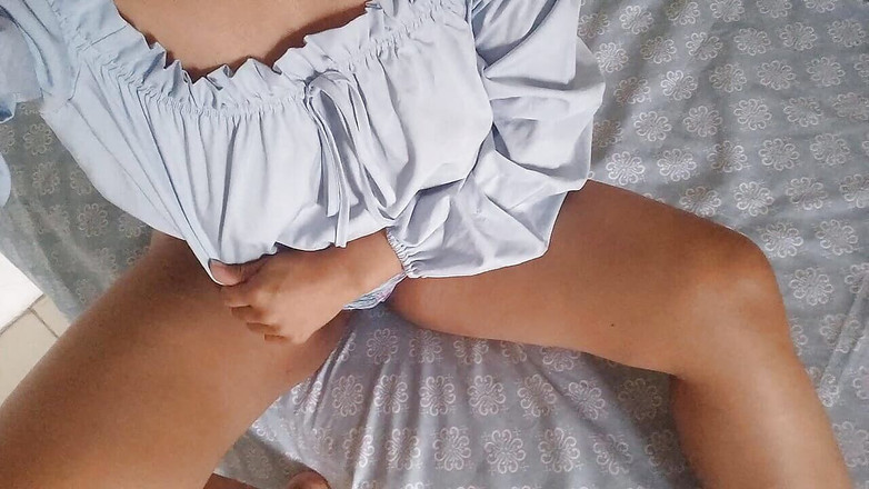 PATY PATY: Sexy manželka masturbuje, když ji její líný manžel opustil se...