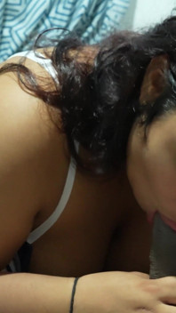 ฉันเย็ดน้องสาวเลี้ยงก่อนออกไปเที่ยวกับเพื่อนๆ