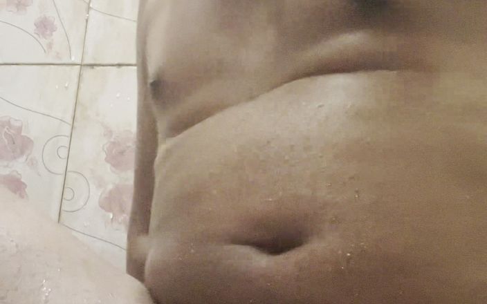 Hacker Boy: देसी भारतीय बड़ा काला मोटा लंड हस्तमैथुन कर रहा है
