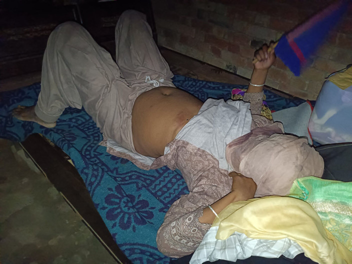 Bhabhi UP: Mausi Ji Land pro Tel Lagao Isko Aaram Se Hilao