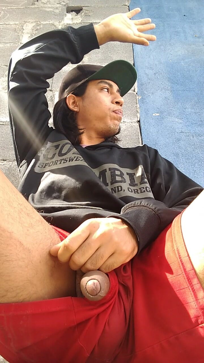 AlexAlejandro13: Ogromny kutas tego faceta z wielką głową