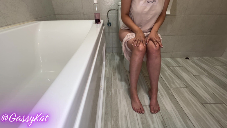 GassyKat: El baño diario, episodio 22