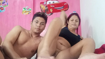 AngyAmazon: 彼の義理の兄弟の部屋で私の隣人と性交