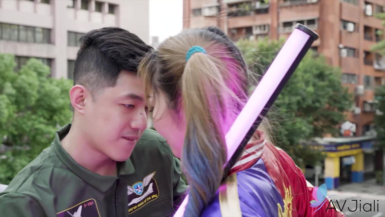 AV Jiali: Li zhiyan dientot di pesta seks halloween dengan baju harley...