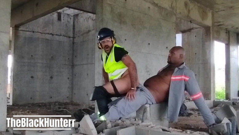 TheBlacKHunterr: Hari libur dan pekerja sialan di konstruksi