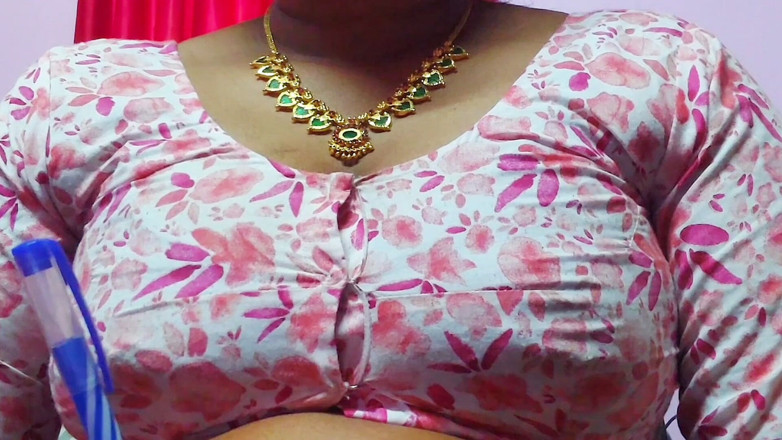 Desi Mohini: Model Cantik Seks Romantik Tegar