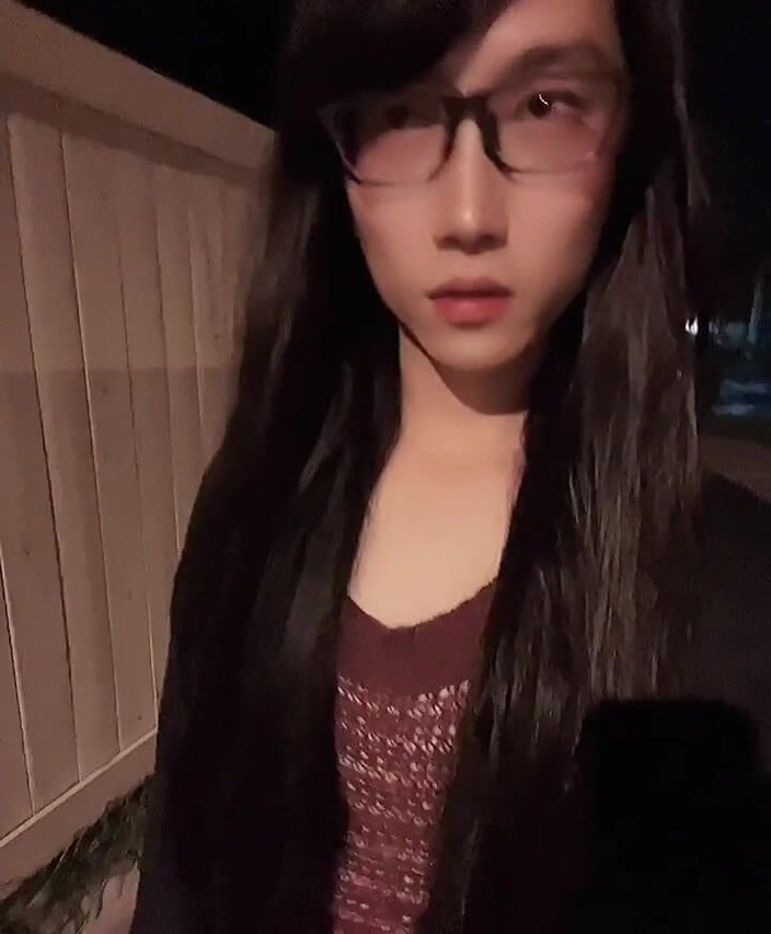 Eva Pans: 팬티 스타킹을 입은 산책