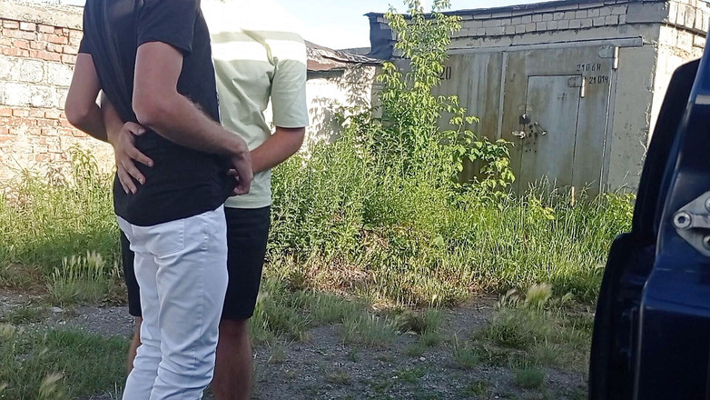 Dick Love Boys: Garajların yanında oral seks