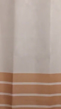 샤워하는 인정사정 많은 펠라