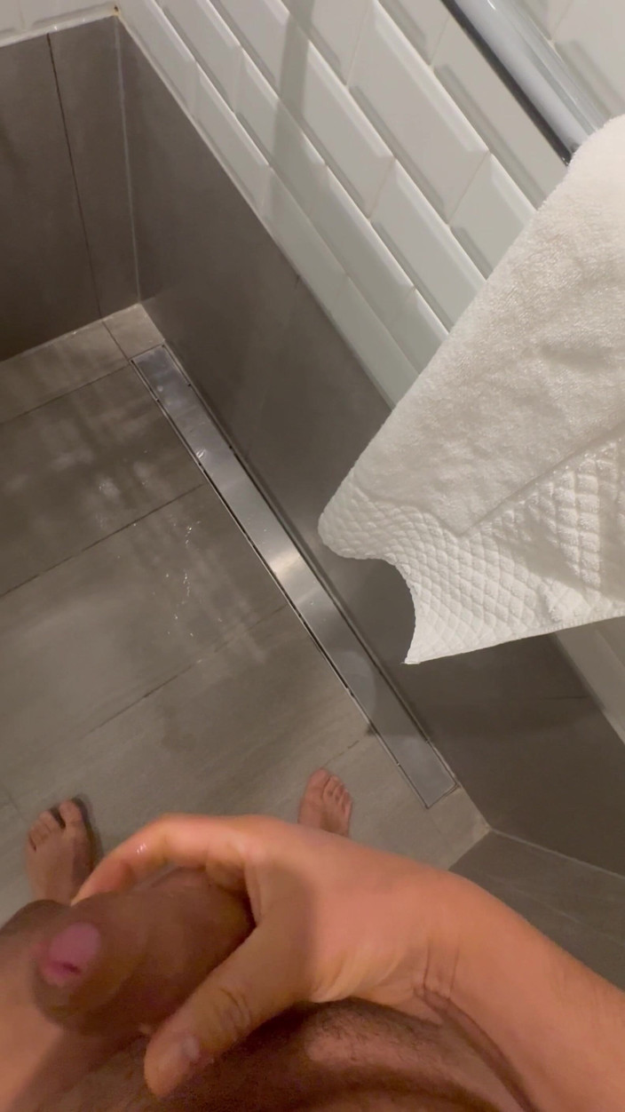 Hot dick in your ass: Vuoi una pioggia dorata? Dopo che posso venire in bocca.