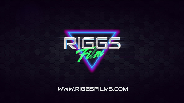 Riggs films: Kayla Lea chusaee kar rahi hai