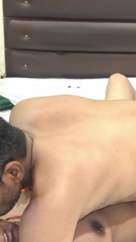 Indiana Ki Chudai em vestido verde xxx sexo
