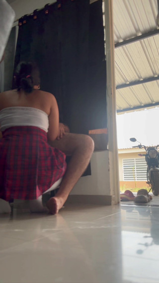 EMY_AND_JONH: Школярка катає вчителя здати