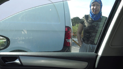 Souzan Halabi: Algierska dziwka pieprzy się w samochodzie na parkingu Mcdonald's w...