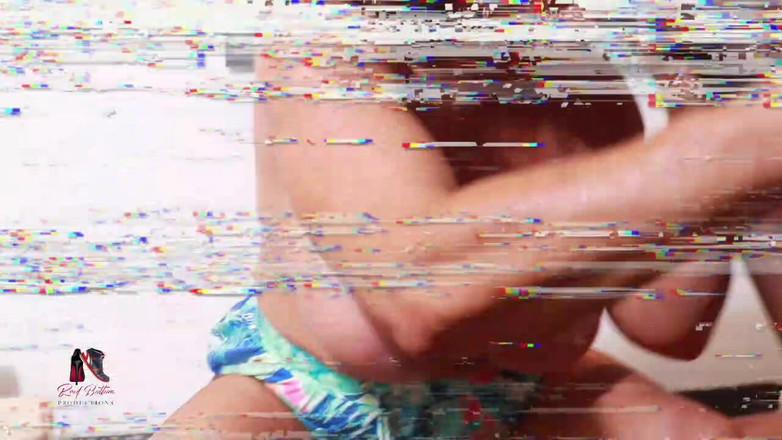 Red bottom productions: GILF caseiro sexo a três