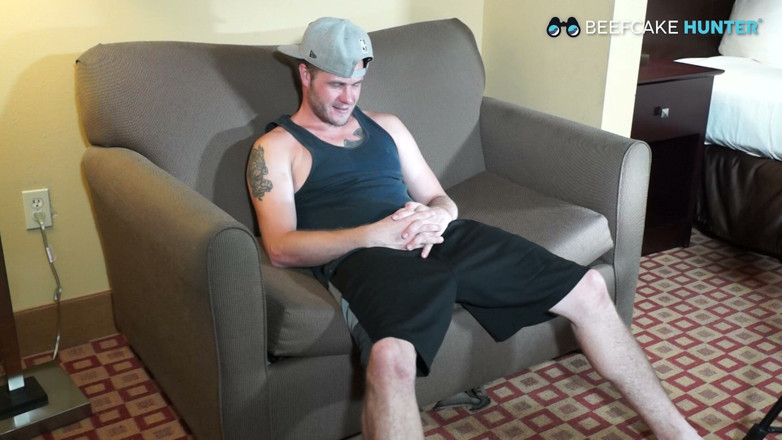 Beefcake Hunter: Servizio con grande michigan tizio etero