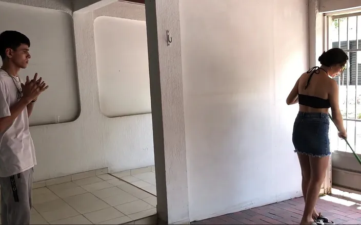 Fernanda_sex: Moje sexy nevlastní sestra dělá svou práci