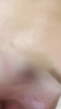 Bolle di sperma. Pompino molto sciattoso con sborrata calda in bocca