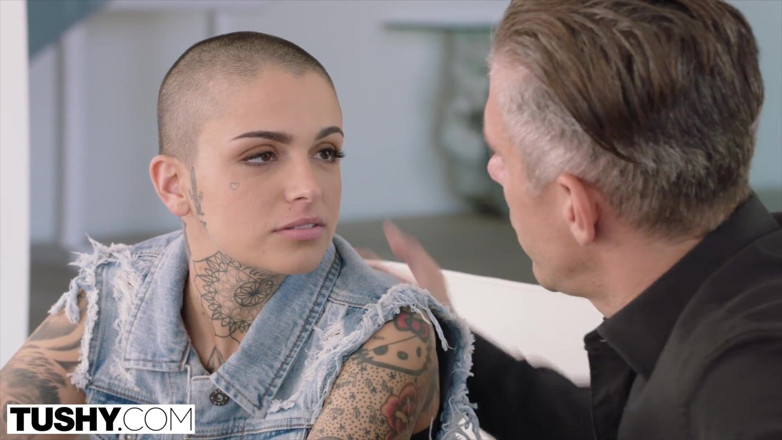 Tushy: Prdelatý anál, jaký jsi nikdy neviděl