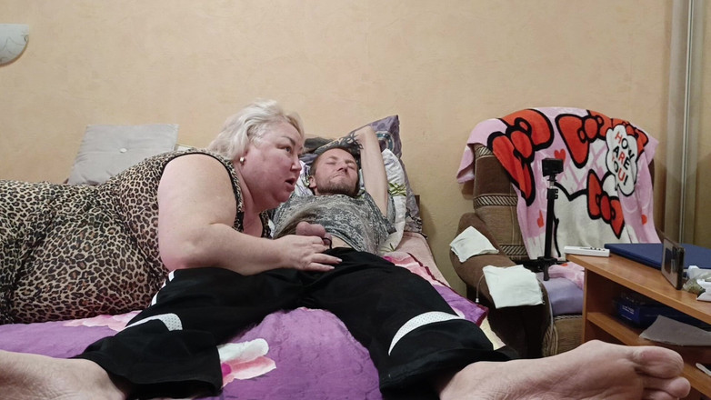 Zona901: Unerwarteter tiefer blowjob von stiefmutter mit sperma im mund und...