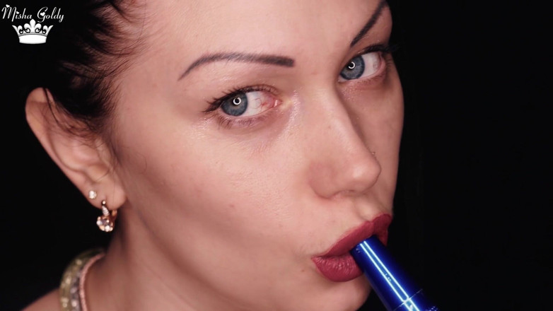 Goddess Misha Goldy: hukka dhoomrapaan aur lipastik but
