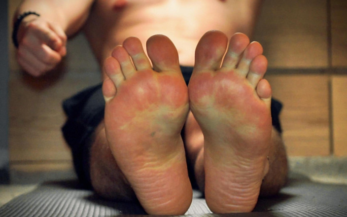 CashmasterAngel: Moje nohy tě dělají slabým a šíleným nadrženým