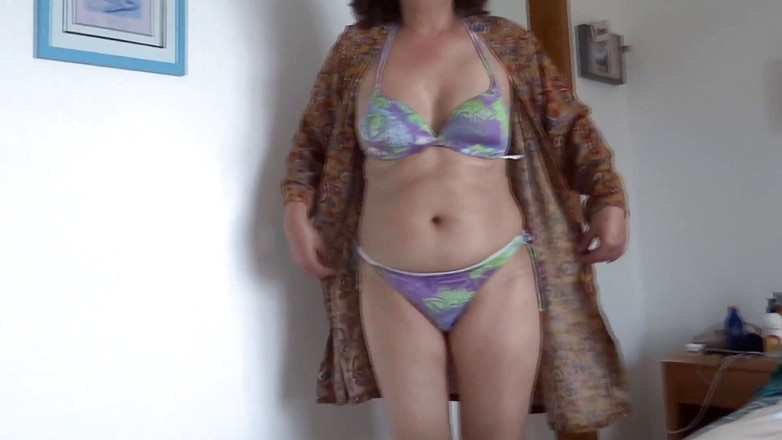 Ardientes69: Moje žena se ráda předvádí na pláži a vidí, jak dělá...