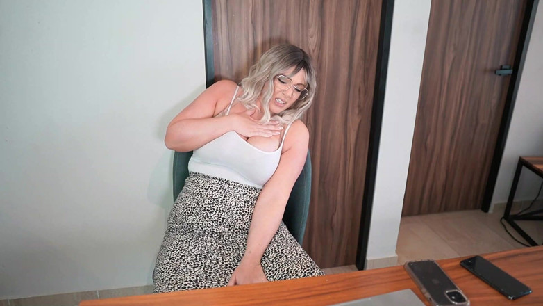 Sasha Curves: Fantasia de ressuscitação