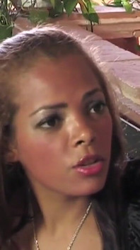 Giulia di Maggio trasgredisce la vita quotidiana ed è convinta di scopare in gangbang con altri uomini che vogliono godere