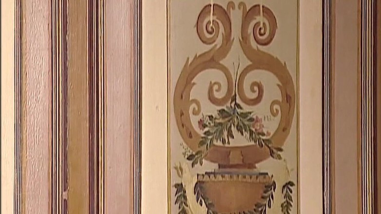 Erotic Club: Blonde MILf und brünettes schätzchen in wilder hardcore-orgie