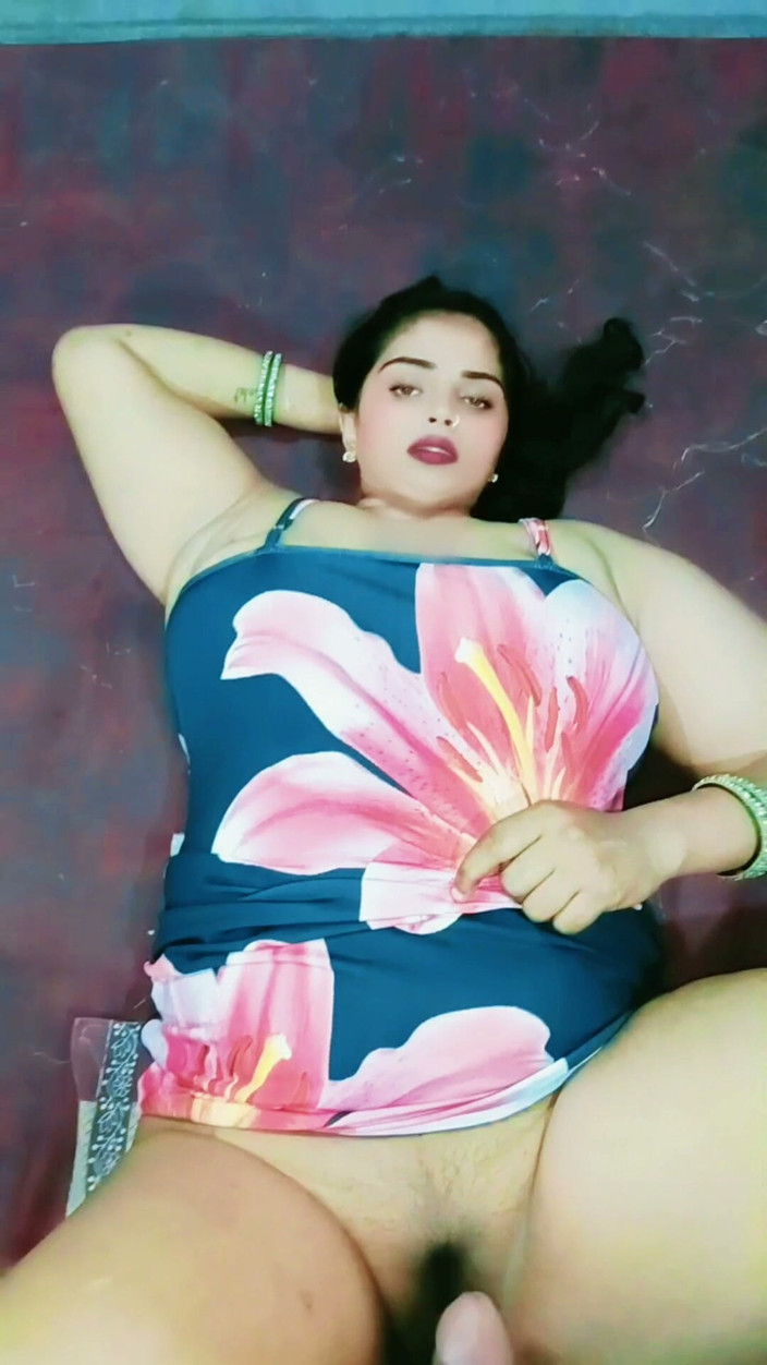 Sexy_girl_nehu: Îmi fut pizda strâmtă a indiencei bhabhi după mult timp...