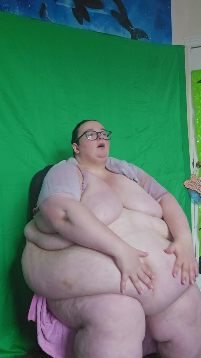 SSBBWLadyBrads: SSBBW efter dusch sensuell massfilm