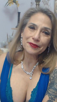 Elegante Rainha Arrotando