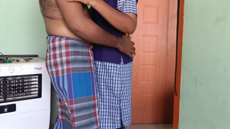 Palani69: Schulmädlich teilte bett mit dem lehrer während der schulzeit