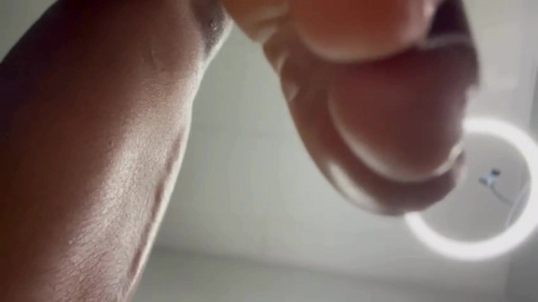 Maeling: Macros Trampled in Socks and Cracked Feet - the Making