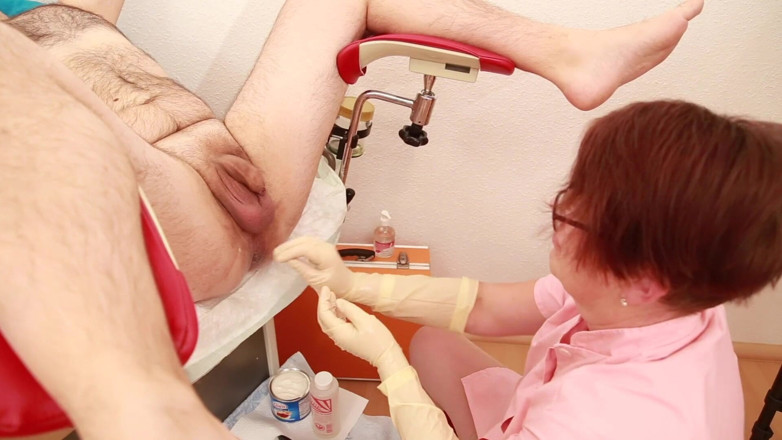 Marcus Pollack: Anální fisting na gynekologské židli: Sestra Sandra otevírá zadek Marcuse Pollacka