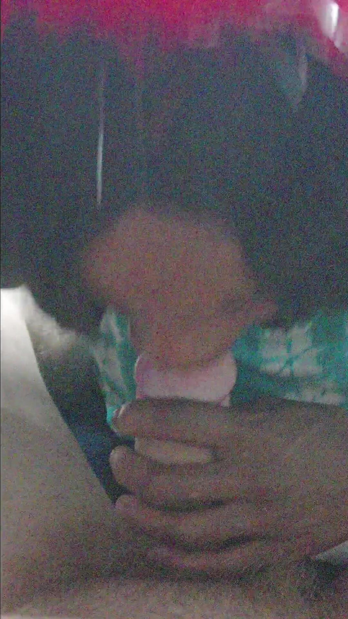 hothouse18xxx: Неслухняна принцеса робить вітчиому приємні мінети перед школою