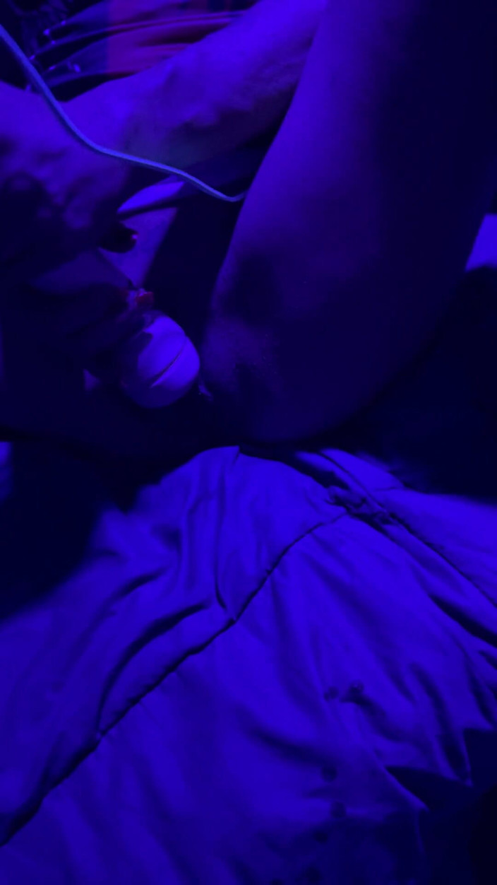 Zoey Portland: 존나 큰 자지로 따먹히는 발정난 발정난 밀프