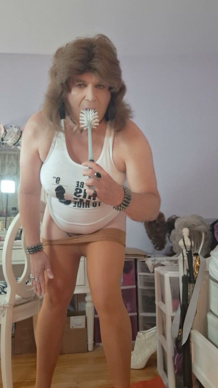 Victoria Lecherri: Dirty Toilet Bitch