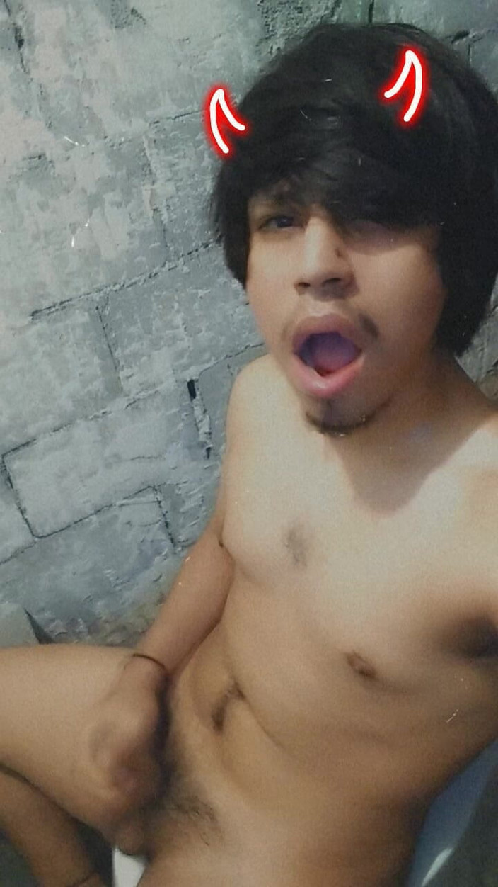AlexAlejandro13: Горячий дьявол в туалете