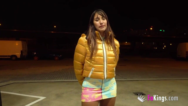 FAKings: 19-jarige lieve Mexicaanse babe wil Spaanse pikken ontmoeten: we vervullen...