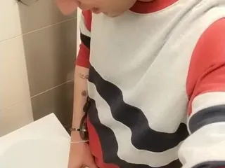 Idmir Sugary: Lazy to Go to the Toilet, so I Piss to...