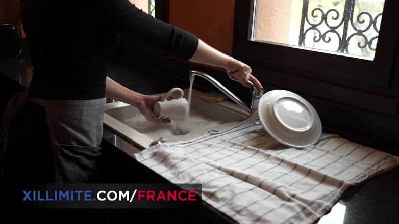 Made In France: Transgeracional sexo a três com Catalya Mia e Luna Rival