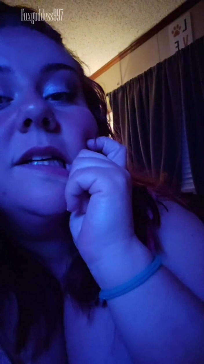 Fox Goddess: JOI 仕事帰りにFacetimeしてくれます