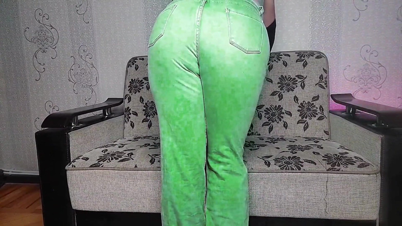 Kitty_Cross: Kalın kalçalı ateşli kadın kılıklı kadın şehvetli dans ediyor