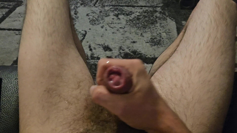 Smoking stoker: Joacă cu pula mea mare și tare care tachinează sperma și fumează...