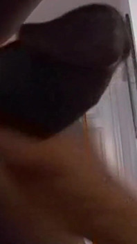 Melhor por trás da cena 2_sexy peituda asiática com um grande pau preto na bunda dela termina em gozada interna anal