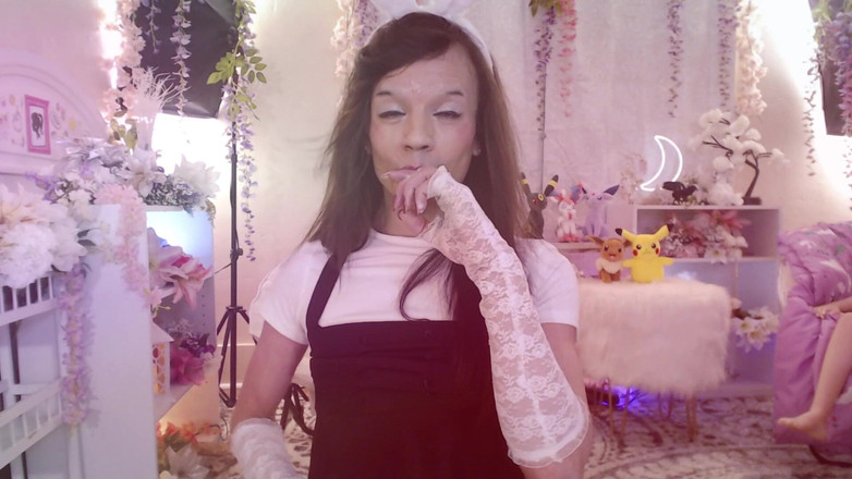 XxHayleeMariexx: 괴물 장난감으로 쪼이는 엉덩이를 벌리는 버니 펨보이 메이드!!